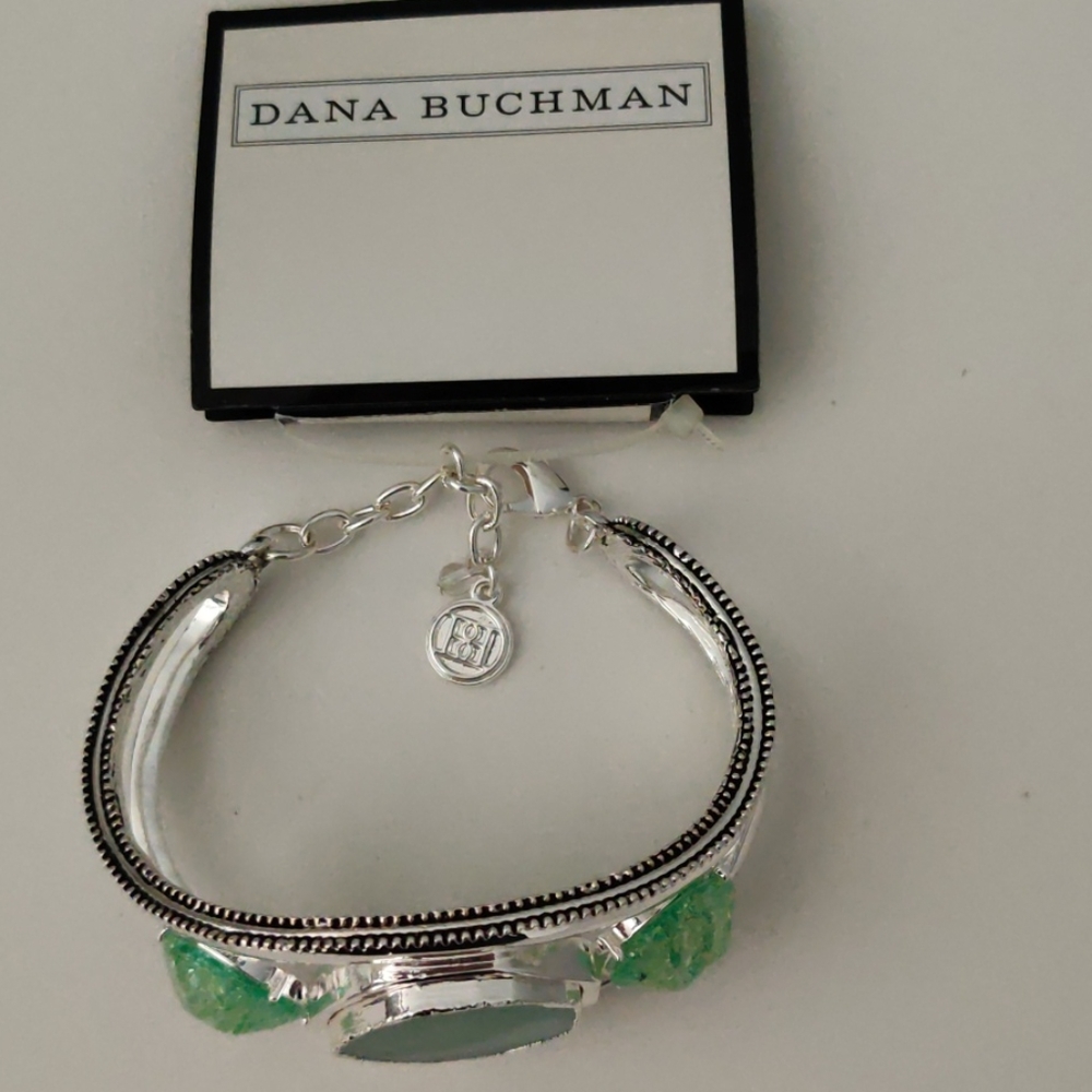 Bracelets & Earrings Bundle 🌴🌴🌴 - Picture 7 of 10